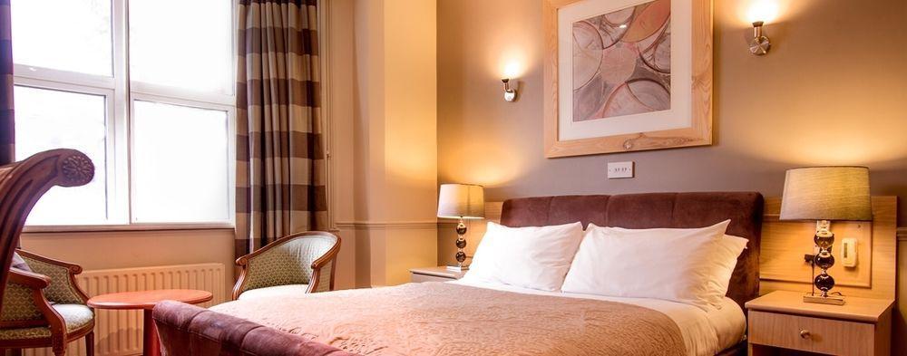 Thameside Hotel Reading Bagian luar foto