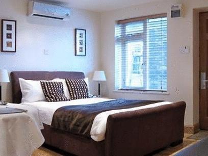Thameside Hotel Reading Bagian luar foto