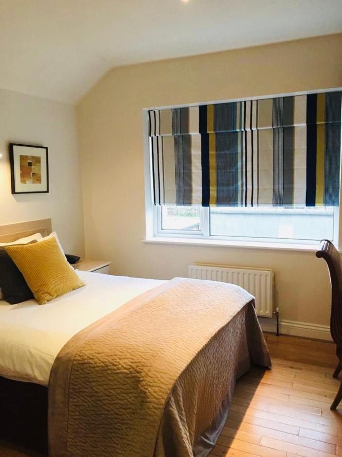 Thameside Hotel Reading Bagian luar foto